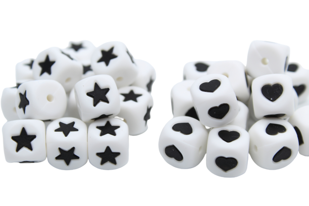 Carré avec motif ★ (étoile) ou ♥ (coeur) - Perle en silicone
